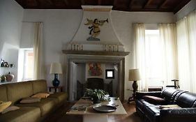 Villa Monziani, Exclusive Island Lakeside Villa